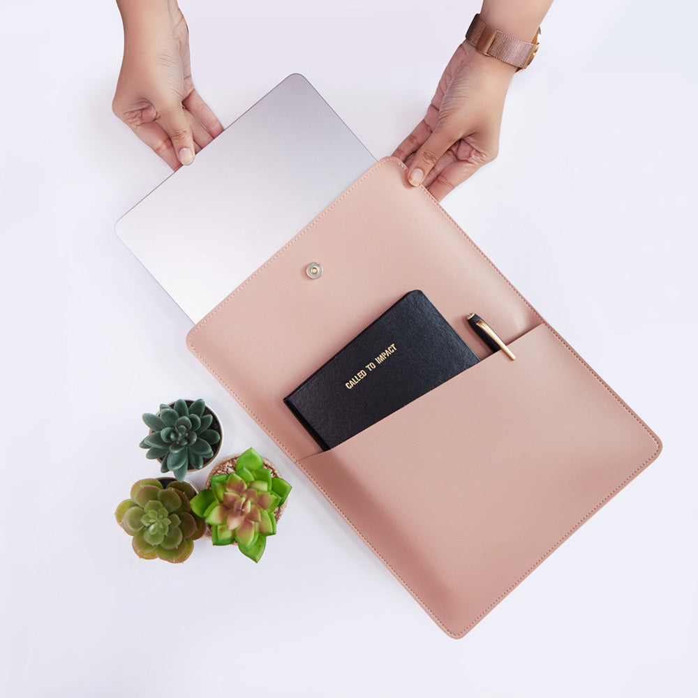 Scudo Verticale Vegan Leather Laptop Sleeve